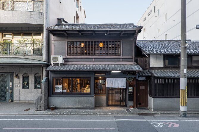 Men's Kimono Lesson and Shopping in Kyoto - Juban and Kimono Basics: The Skill Part That’s Worth Your Time