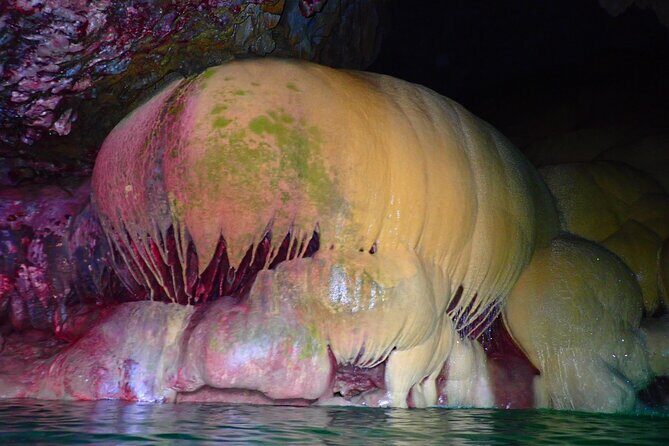 [Miyako Island / Half Day] Pumpkin Limestone Cave & Sea Kayaking - Language and group size: what it feels like in real life
