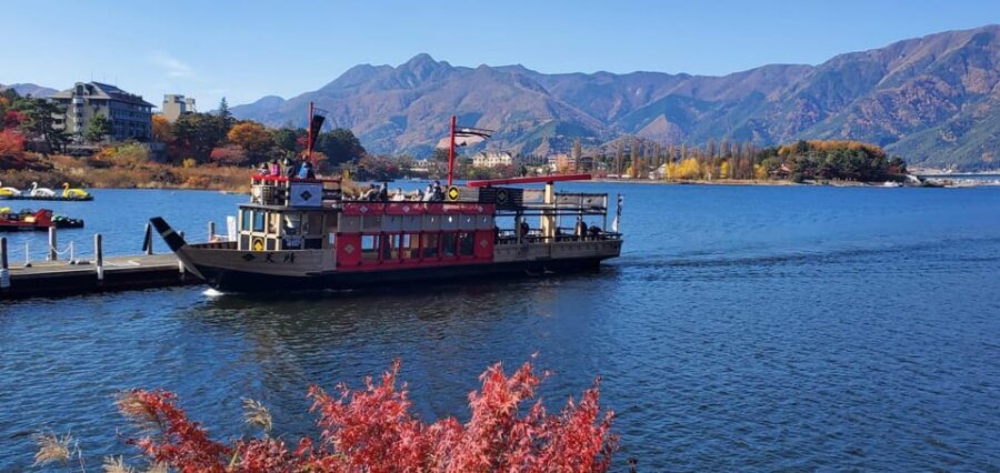 Mount Fuji-Lake Kawaguchi Private Tour with Bilingual Driver - Arakurayama Sengen Park: steps through cedar, views that earn the climb