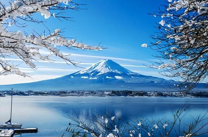 Mount Fuji Private Tour from Tokyo with English Speaking Driver - Lake Kawaguchiko: The Fuji Reflection Moment