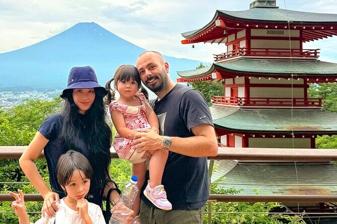 Mt Fuji and Lake Kawaguchiko Bus Day Tour with English Guide - Stop 5: Oishi Park and seasonal color around Lake Kawaguchi
