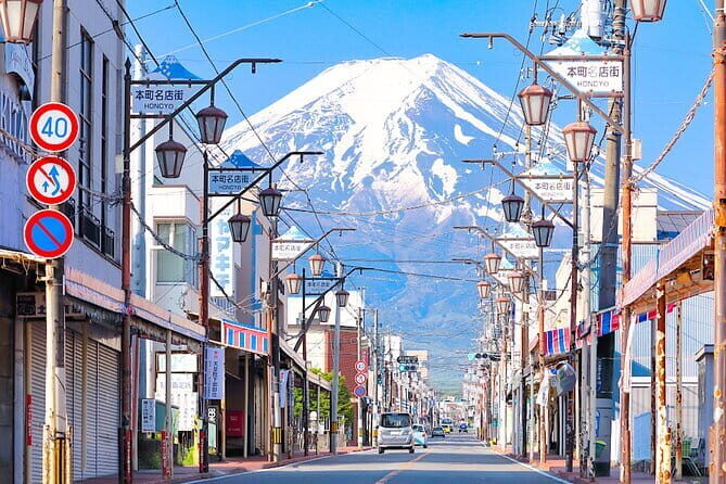 Mt.Fuji Arakurayama Sengen Park,Oshino Hakkai,Kawaguchi Lake Tour - A Ready-Made Mt. Fuji Day Without the Transfer Headache