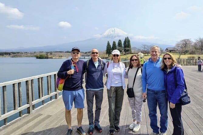 Mt.Fuji area Tour from Shimizu Port /Sedan Taxi - Lake Tanuki: Fuji photos with a more local mood