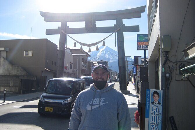 Mt. Fuji Five Lakes Tour with Guide & Vehicle (Kawaguchiko Dep) - Oshino Hakkai: the water story behind the Fuji Five Lakes
