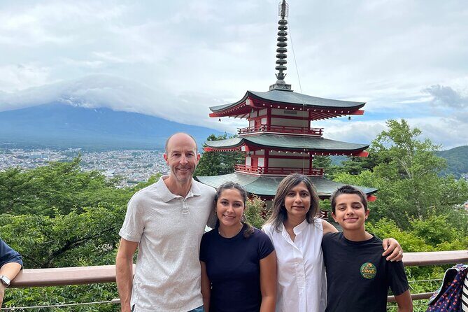 Mt. Fuji Five Lakes Tour with Guide & Vehicle (Kawaguchiko Dep) - Chureito Pagoda at Arakurayama Sengen Shrine: the classic photo stop