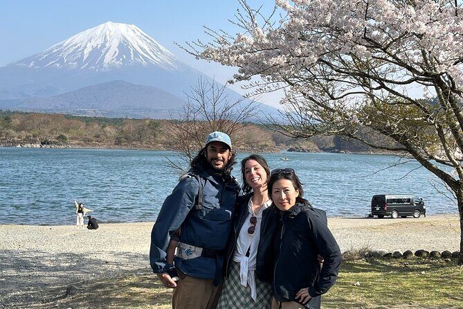 Mt. Fuji Five Lakes Tour with Guide & Vehicle (Kawaguchiko Dep) - Fuji shrines: Kitaguchi Hongu Fuji Sengen Jinja and Kawaguchi Asama Shrine