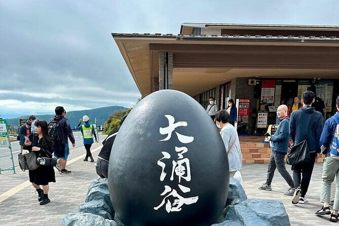 Mt fuji & Hakone customizable day tour w/ English speaking driver - Lake Kawaguchiko and Oishi Park: where Fuji shows off