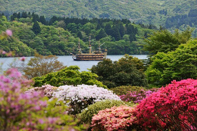Mt. Fuji & Hakone: Fuji Sengen Shrine, Cruise, and Ramen-Making - When Walking, Rain, and Traffic Change Your Day