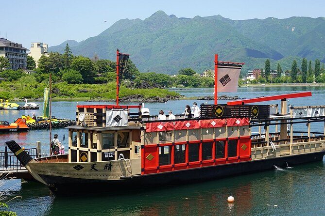 Mt.Fuji Private SightSeeing Day Tour (From Tokyo) - Lake Kawaguchiko: reflection views and easy breathing room