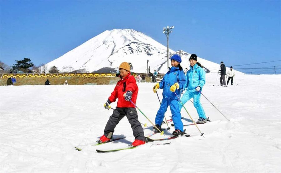 Mt. Fuji Skiing Experience- YETI Ski Resort & Onsen Day Trip - Getting to the mountain: an early departure that pays off