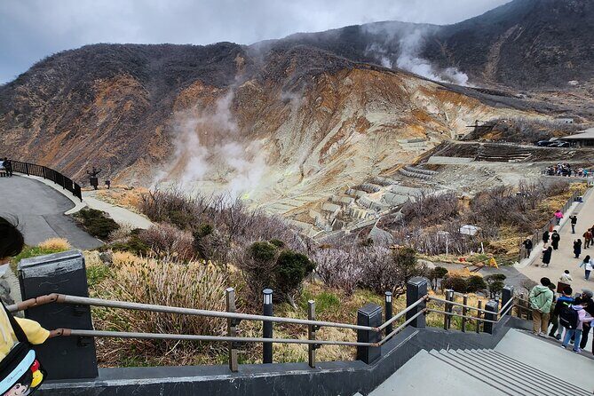 Mt.Fuji view Hakone Private tour with English speaking driver - Pirate Ship at Tōgendai Port: How to Get the Iconic Lake Ashi Photos