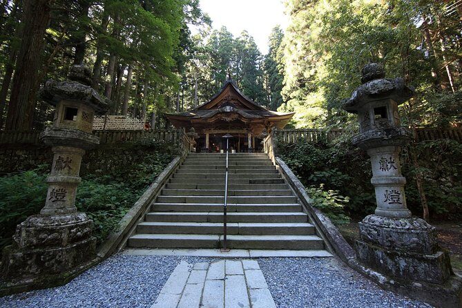 Nagano: Private Walking Tour with a Local - How the route gets shaped: cafés, street culture, temples, and stories