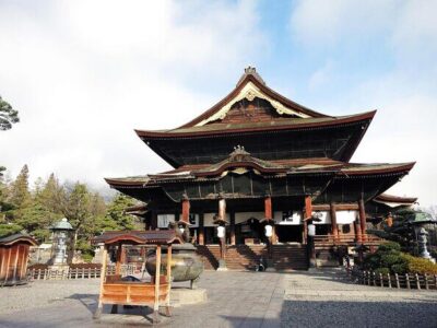 Nagano Sake Tasting Walking Tour - Meeting at Midori Nagano: a tour that starts easy