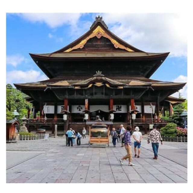 Nagano Tokyo: Snow Monkey Private Day Tour Hotel Pick & Drop - Togakushi Shrine (Okusha) and Jigokudani Temple: mountain calm with cedar shade