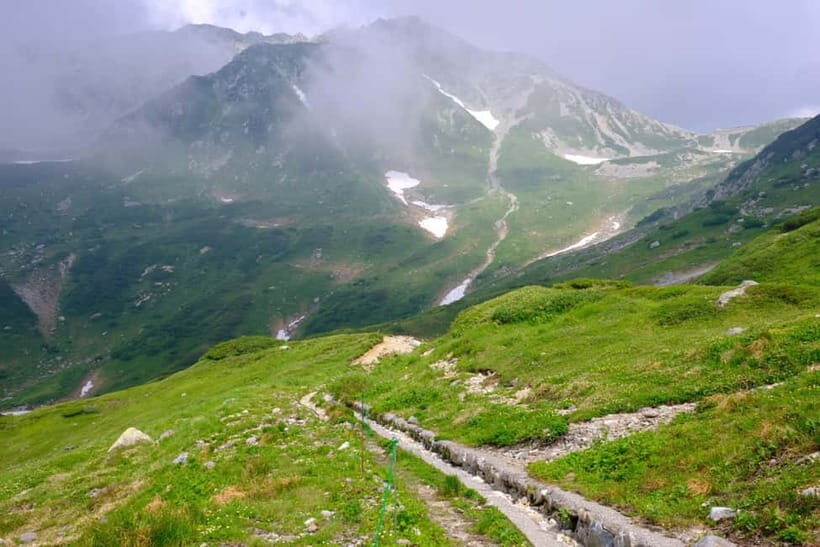 Nagano: World’s Edge Tateyama Kurobe Alpine Route Tour - Seasonal Timing: Snow Walls in Spring, Alpine Breezes in Summer, Leaves in Autumn