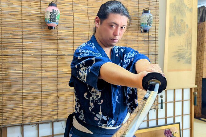 Nagano Zenkoji Temple and Samurai Experience - The Niomon Gate area: switching from pilgrim lanes to samurai lessons