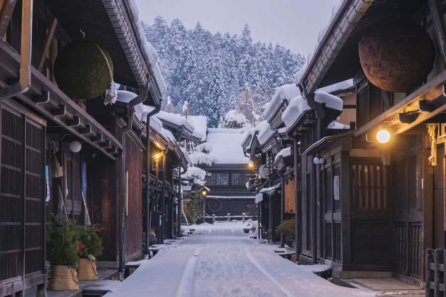 Nagoya: Shirakawa-go, Gujo, Hida Takayama Historic Day Tour - Getting from Nagoya: an 11-hour plan that starts fast