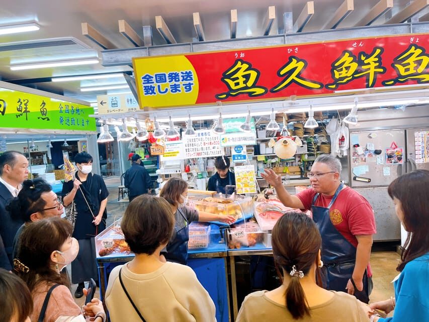Naha Makishi Public Market : Sushi making experience - The 8-Piece Sushi Plate and Okinawan Extras