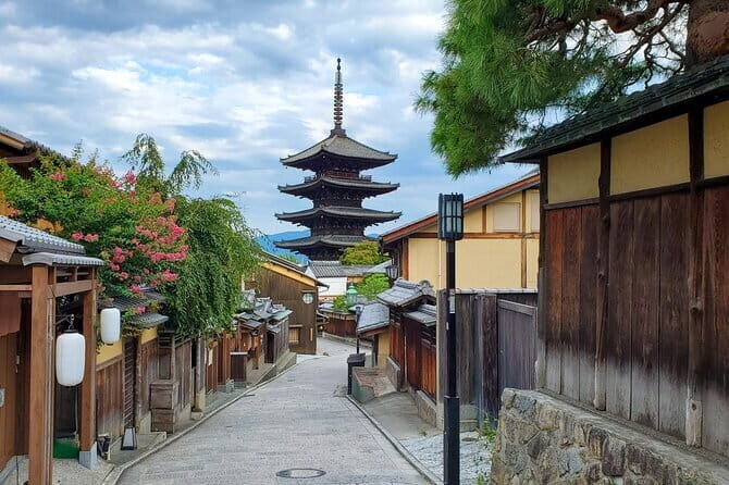 Nara Day Trip from Kyoto with a Licensed Guide - Nara Park Deer and the First Big Atmosphere Hit