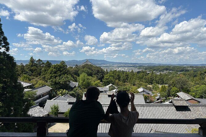 Nara Highlight Walking Tour with Furoshiki Experience with Lunch - Starting with a classic Nara welcome: the route from Hígyō Bosatsu