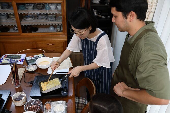 Near Fushimiinari: Kyoto Home Cooking Class & Supermarket tour - Inside the Kyoto house: a hands-on lesson built around dashi