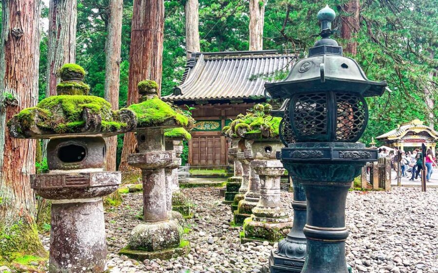 Nikko: Day Tour from Tokyo in Spanish - Spanish - Walking Nikko’s Core: Main Street to Shinkyo Bridge