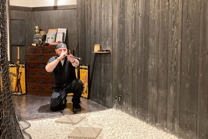 Ninja experience in Takayama - Special Course - Blowing an arrow and learning by doing