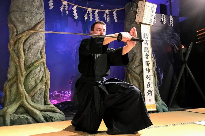 Ninja Samurai 2-hour hands-on lesson by Japanese master in Tokyo - Samurai sword section: drawing and using a katana
