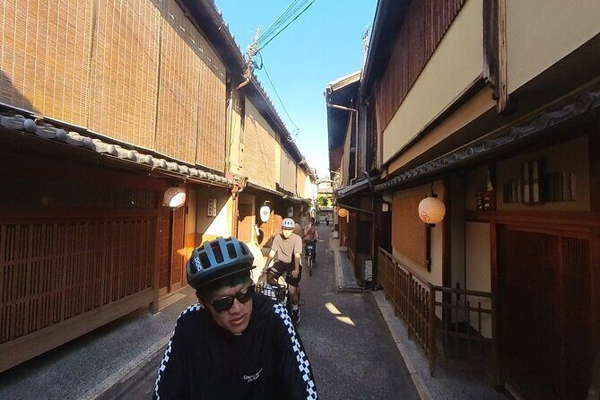 No. 1 E-Bike Tour for Up to 5 Guests in Kyoto with a Local! - Gion and the Kiyamachi Street Feel: Old Buildings, Tea-House Traditions