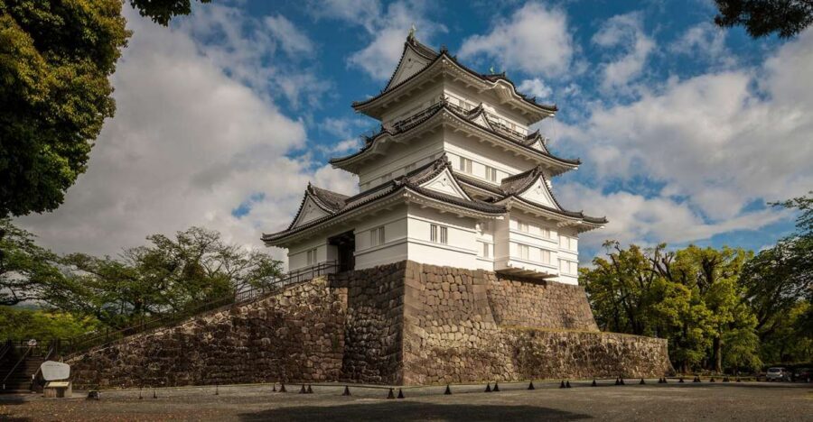 Odawara: Odawara Castle Tenshukaku Entrance Ticket - Inside the main keep: samurai swords and armor up close