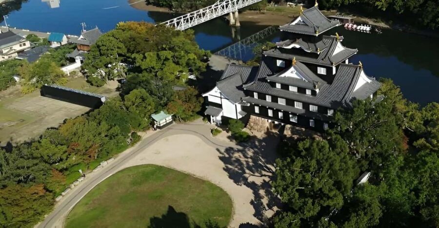 Okayama Castle Admission Ticket - The castle café and local sweets: a break that fits the pacing