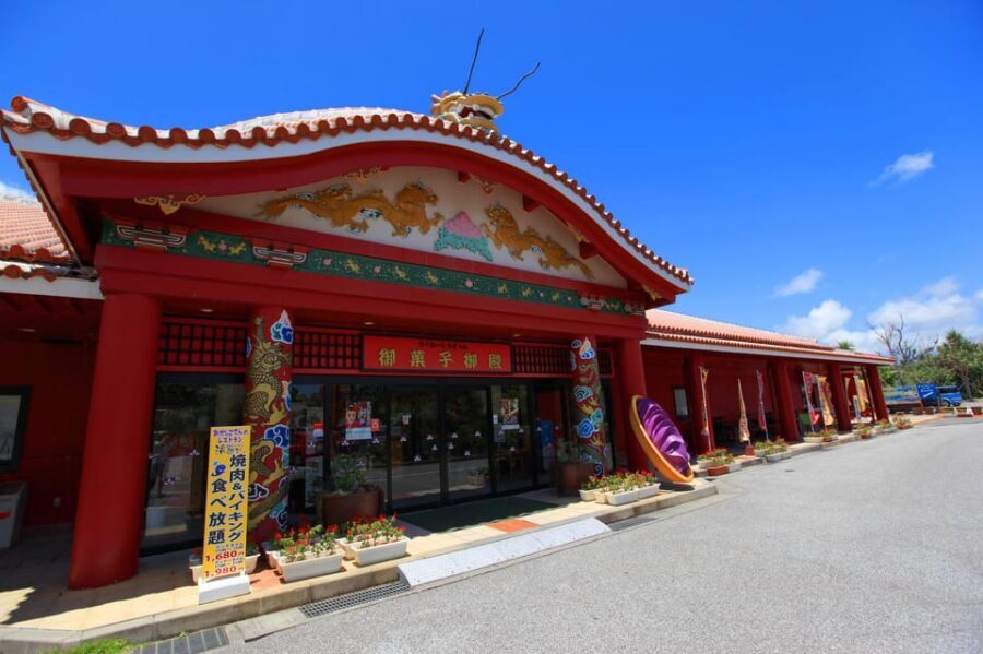 Okinawa Churaumi or Tropical, Kouri American Village BusTour - Motobu to Okashigoten to Manzamo: Snacks, Rock, and Short Stops
