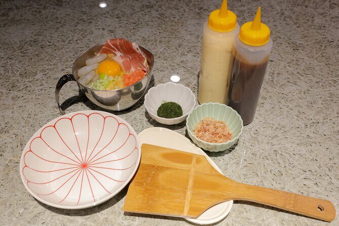 Okonomiyaki making experience~Japanese popular food - Why Shinjuku okonomiyaki is a smart “food day” move