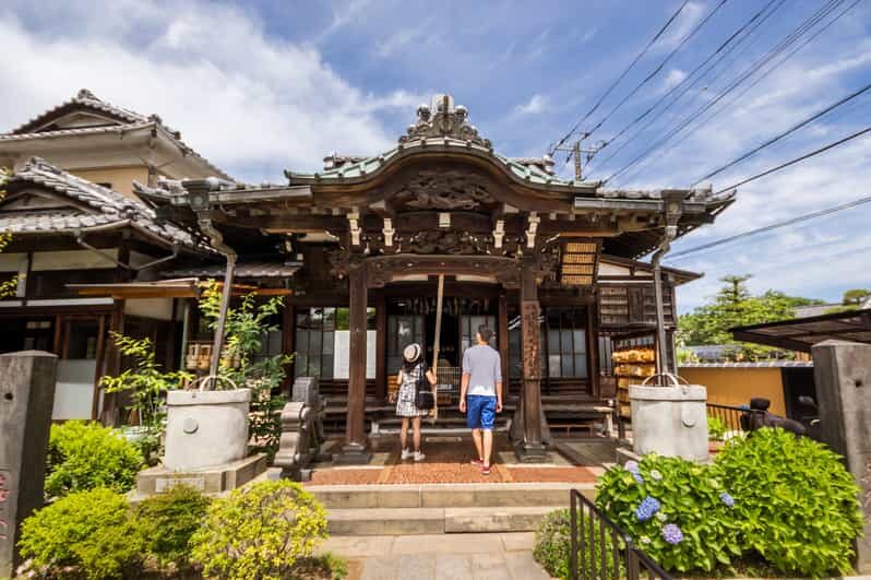 Old and Nostalgic Tokyo: Half-Day Yanaka Walking Tour - Why Yanaka feels different from the rest of Tokyo