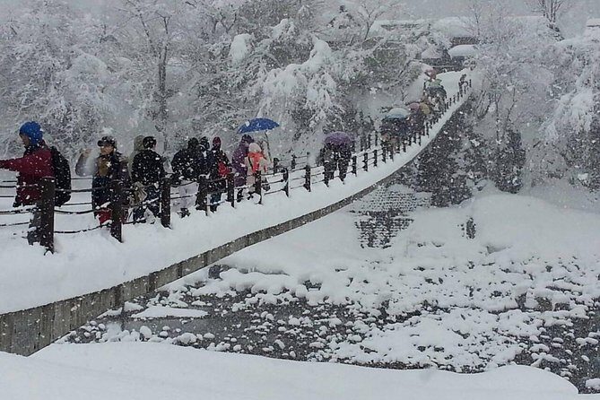 [One-day bus tour departing from Kanazawa Station] Shirakawa-go and Gokayama - Two World Heritage Villages Enjoyable Bus Tour - The bus ride truth: long transfer time, clear breaks, and what to pack