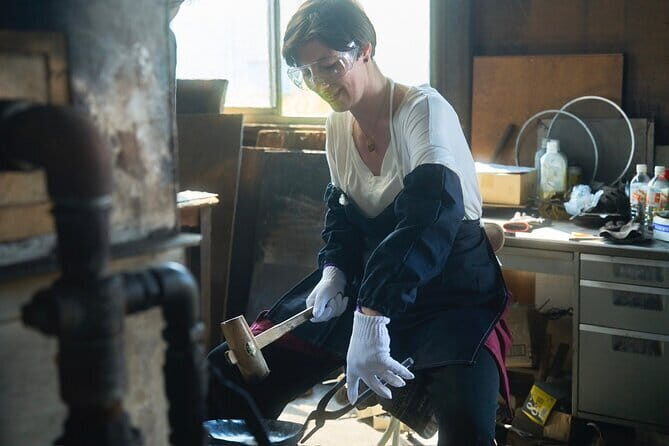 One-of-a-kind frying pan crafting tour - Stop 3 at (株)山谷産業 村の鍛冶屋ショップ: BBQ with Your Fresh Pan