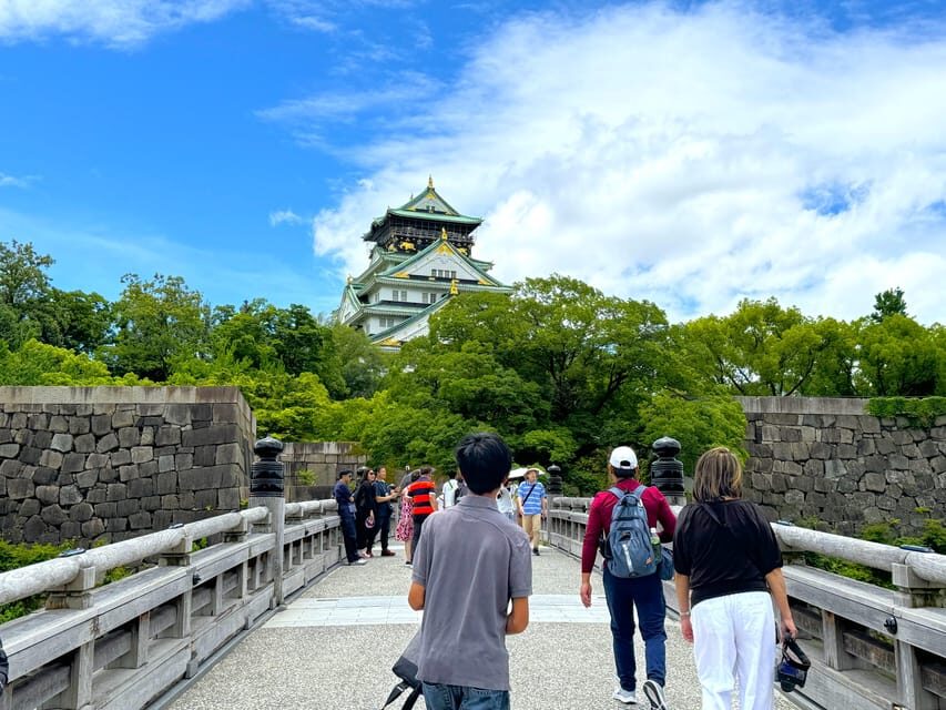 Osaka: 1-Day Guided Tour - Sky Bldg, Castle, Namba Shinsekai - Meeting point: JR Osaka Station, Central Gate Midori-no-madoguchi
