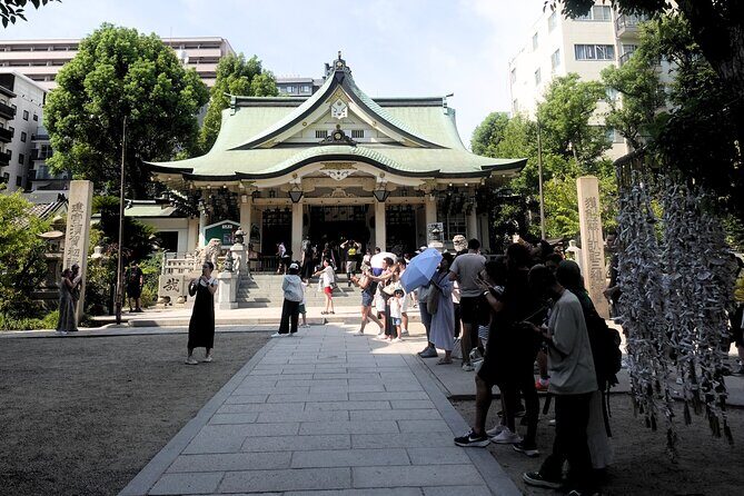 Osaka 4-Hour Walking Tour: Hotspots and Hidden Gems - Namba Yasaka Shrine: The 12-Meter Lion Head and How People Pray