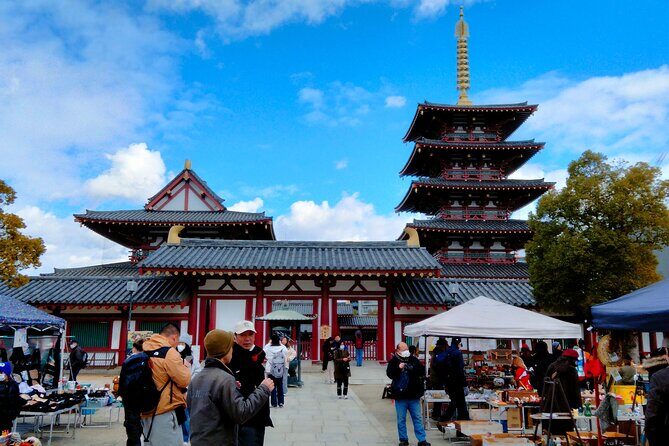 Osaka Castle & Temple Walking Tour with Multilingual Audio Guide - Meeting your local host and using the QR audio guide