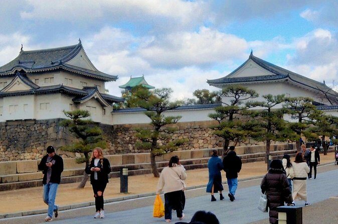 Osaka Castle & Temple Walking Tour with Multilingual Audio Guide - How much walking is this, and who it suits