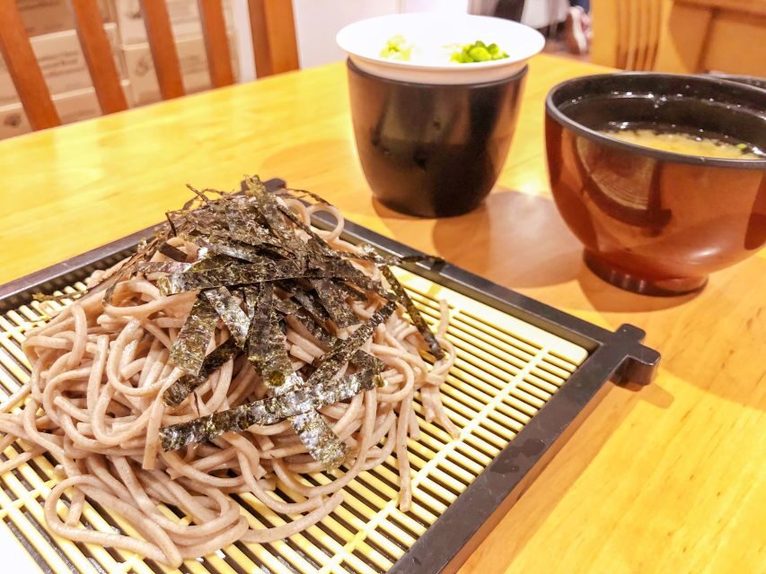Osaka: Daytime Hanami (Cherry Blossom) and Food Tour - Why this Osaka Hanami food tour works in daylight