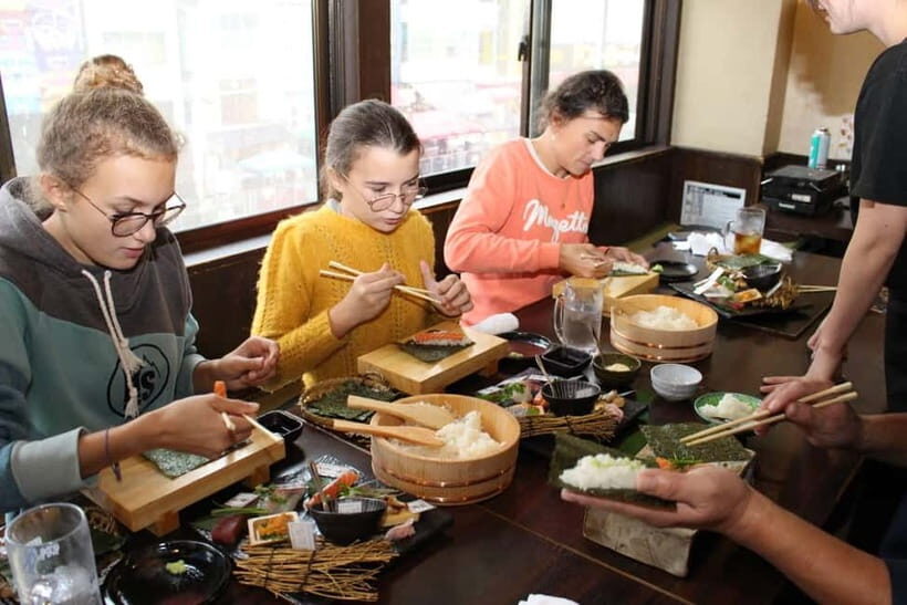 Osaka Dotonbori: Hand Roll Sushi Experience - Key takeaways before you go
