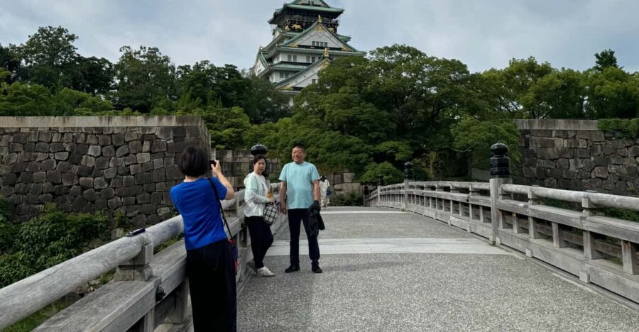 Osaka: Early Morning Osaka Castle Guided Tour, Avoid Crowds - The first stops: two short viewpoints to get your bearings