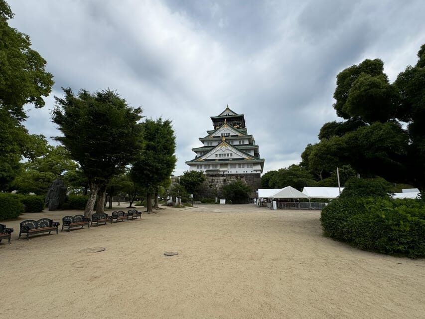 Osaka: Early Morning Osaka Castle Guided Tour, Avoid Crowds - Osaka Castle grounds: photos, walls, and the Toyotomi Hideyoshi story