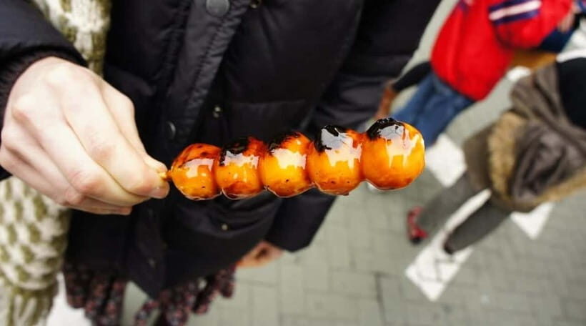 Osaka: Food Tour Kuromon Market & Dotonbori with Guide - Kushikatsu Yokozuna (plus okonomiyaki) in front of Gigo
