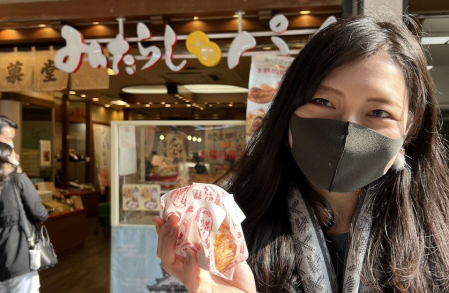Osaka: Full-Day City Tour with a Guide and Public Transport - Dotonbori Gourmet and Shinsekai: the street-life side of Osaka