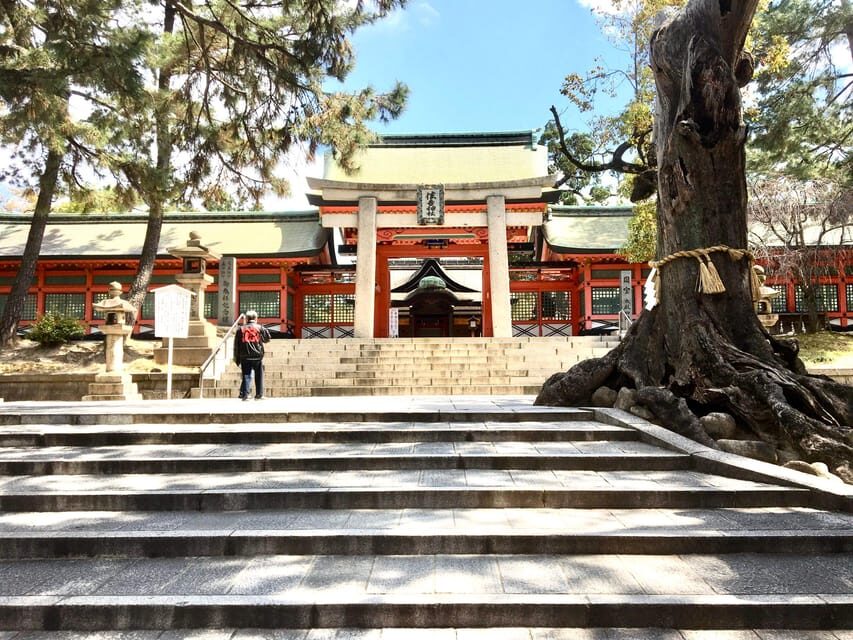 Osaka: Full-Day Private Guided Tour of the Historical City - A private Osaka day that ties religion to power