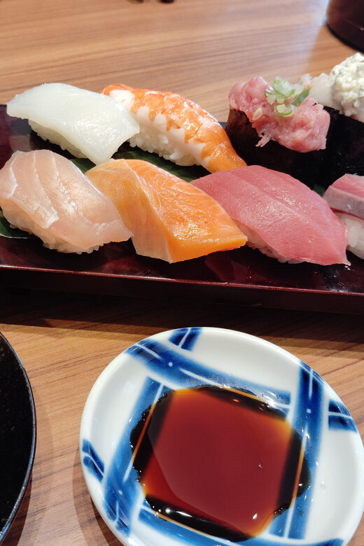 Osaka: Kuromon Market 1.5-Hour Seafood & Street Food Tour - Food rules and allergies: tell them before you arrive