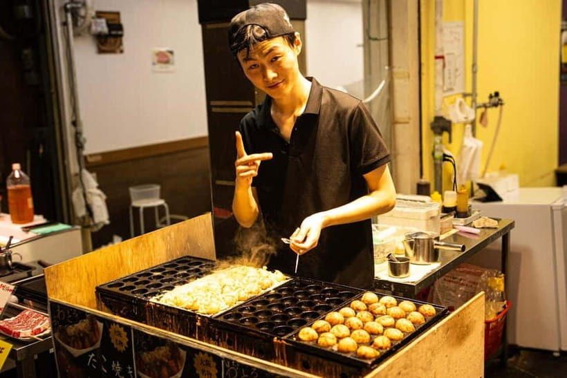 Osaka: Kuromon Market Street Food Tour with Pro Local Guide - Key things to know before you go