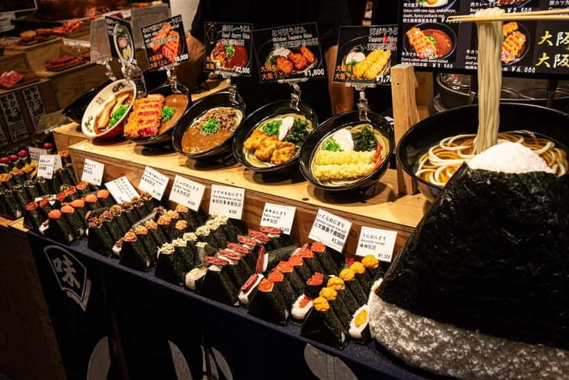 Osaka: Kuromon Market Street Food Tour with Pro Local Guide - What to bring so you enjoy every stop